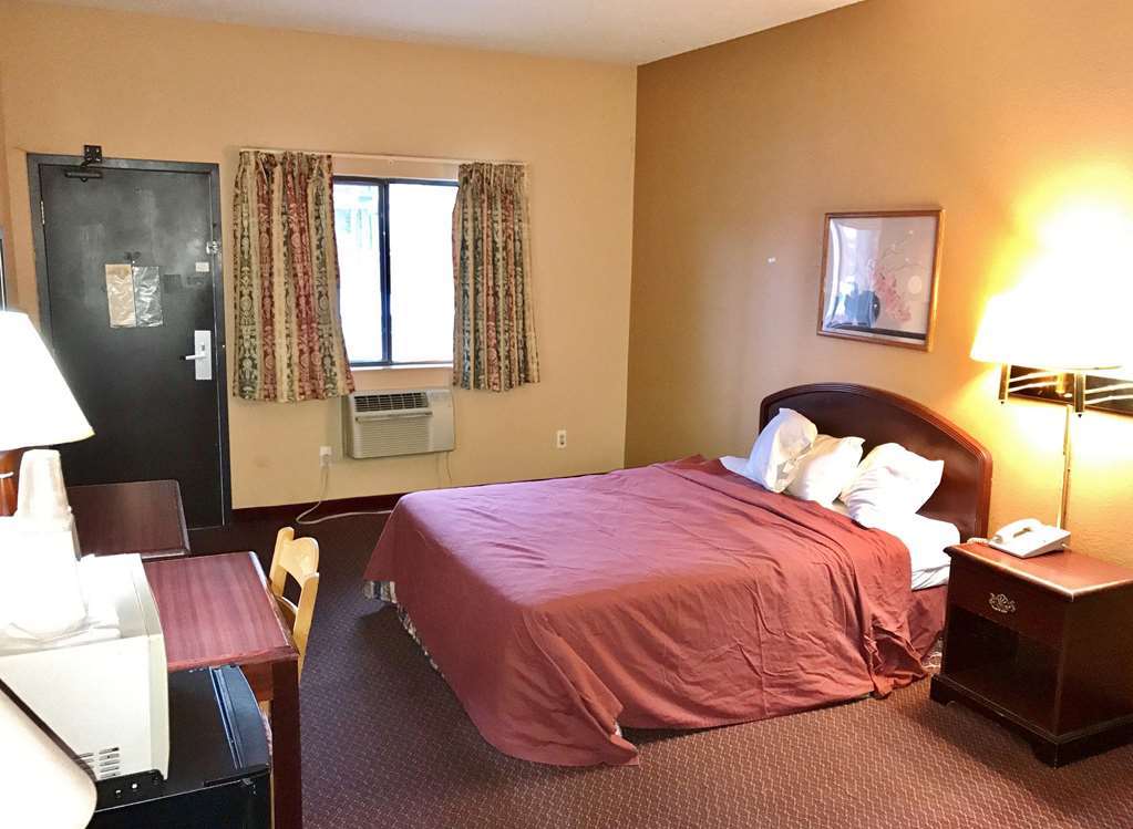 Americas Best Value Inn-Livonia/Detroit Room photo